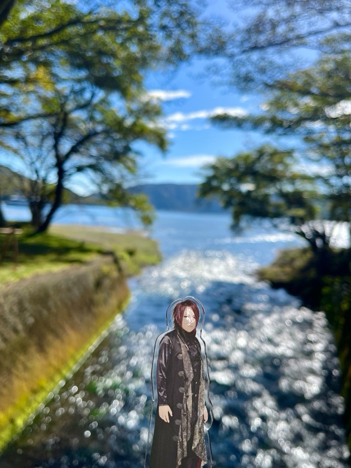 中禅寺湖に繋がる小川